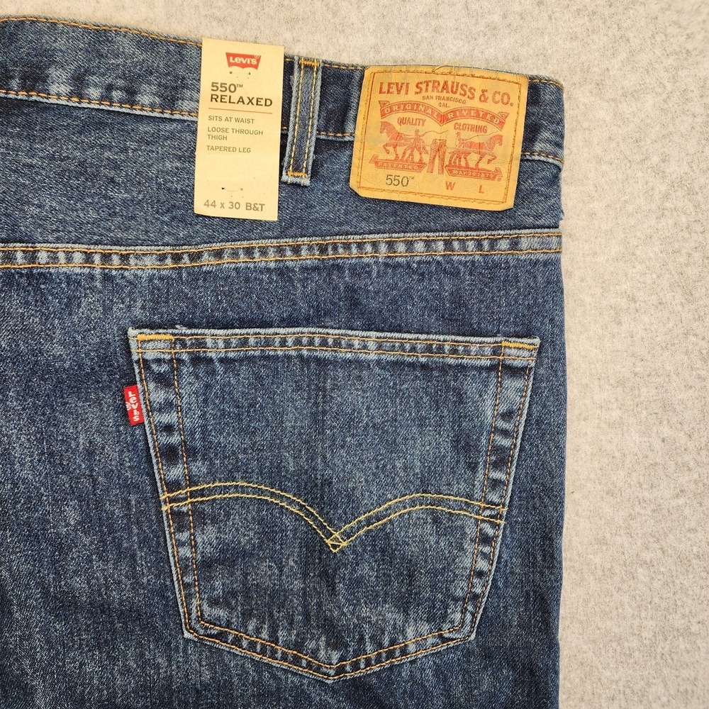 NEW Levi's 550 Jeans Mens 44x30 Relaxed Fit Blue Wash Denim Tapered Leg